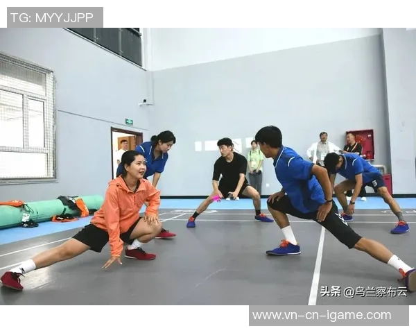 提升足球运动员腰腹力量的训练方法与技巧解析